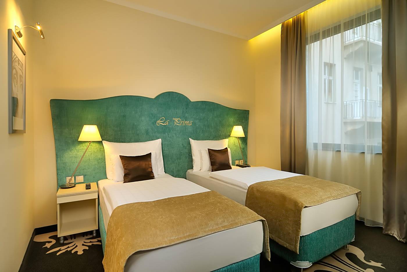 La-Prima-Fashion-Hotel-Room-30