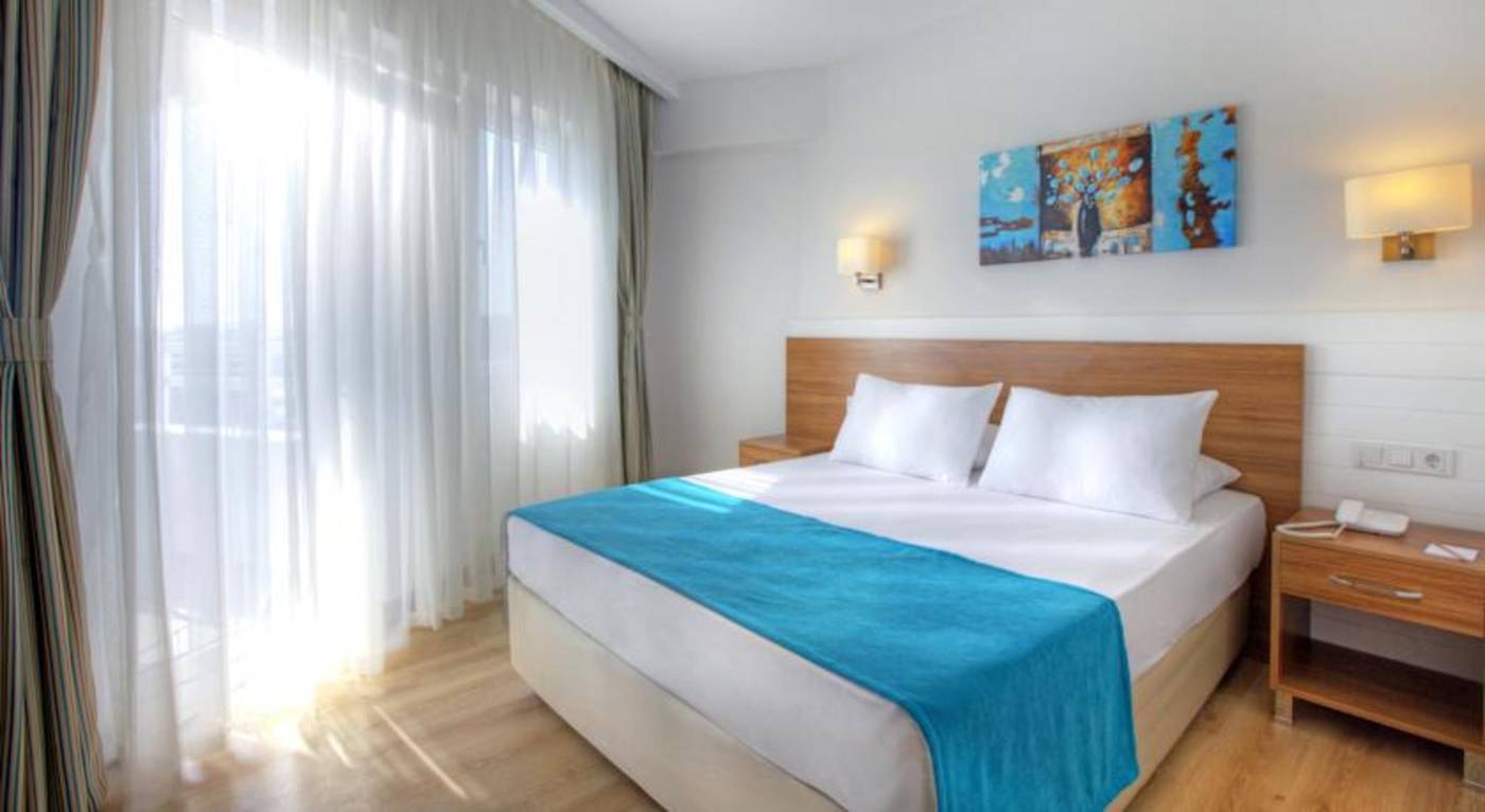 Grand-Park-Lara-Room-24