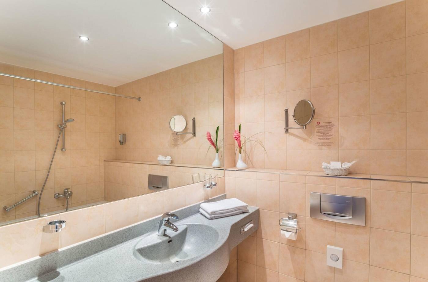 Hollywood-Media-Hotel-Room-35