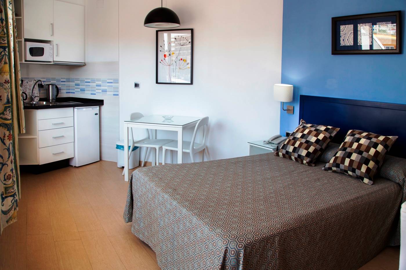 Ecuador-Park-Room-58