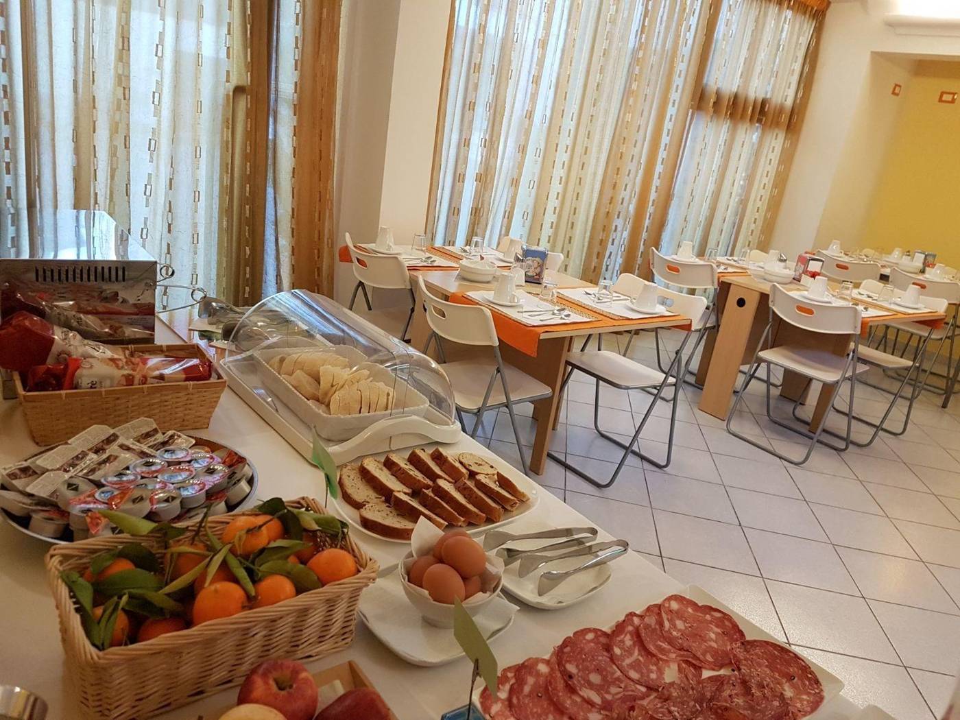 Bed-Breakfast-Ai-Cipressi-Restaurant-25