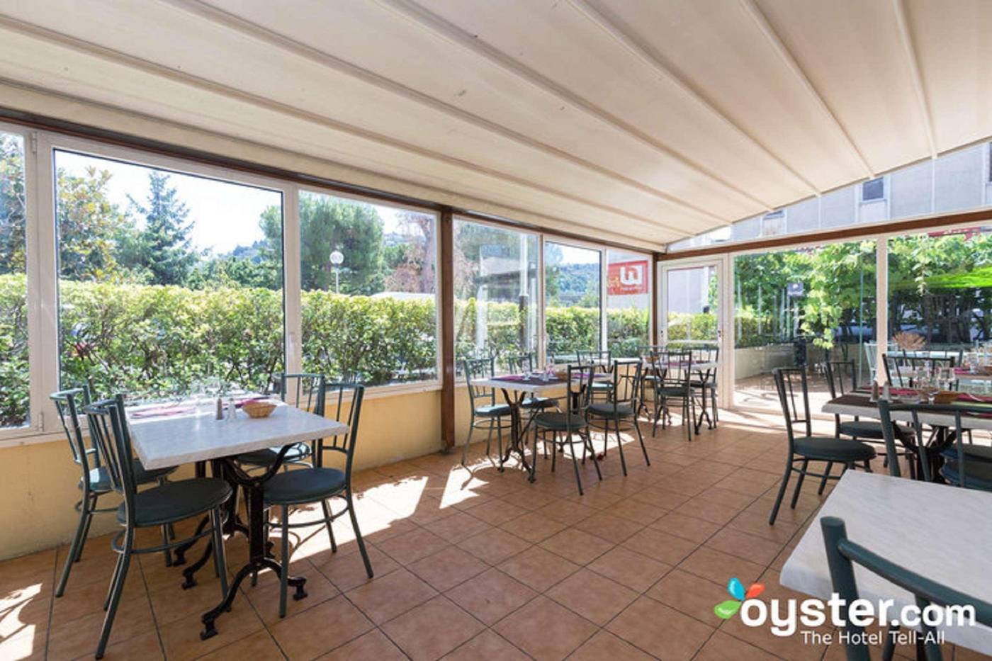 Kyriad-Nice-Ouest-Stade-Saint-Isidore-Restaurant-2