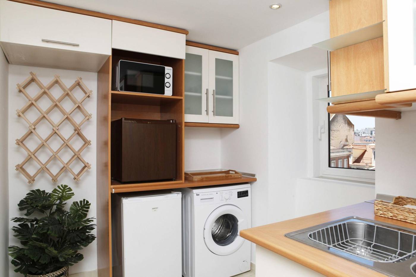 Flores-Guest-House-Room-9