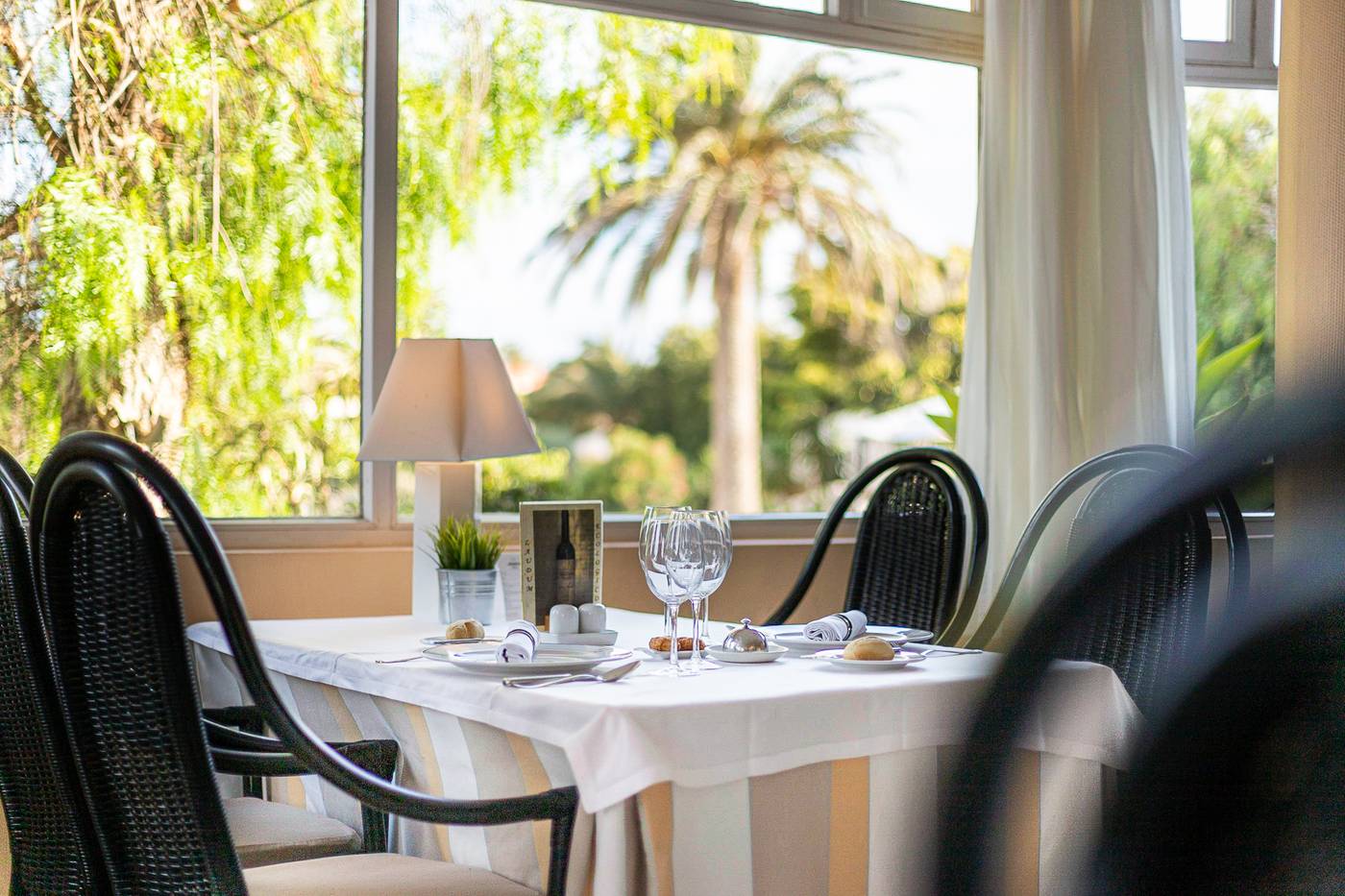 Risco-del-Gato-Suites-LIVVO-Senses-Collection-Restaurant-24