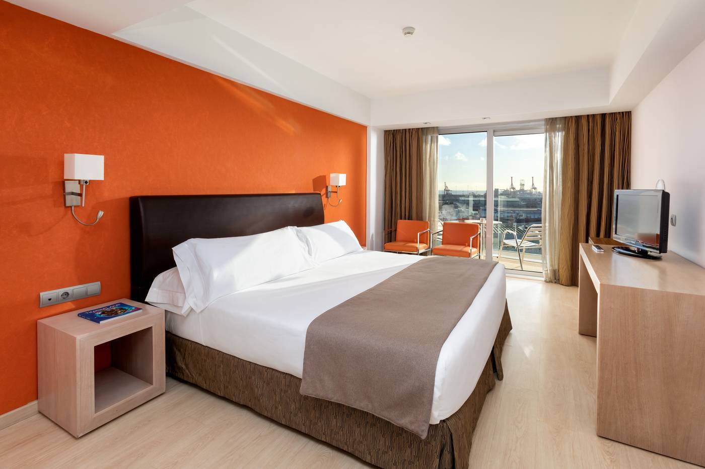 Hotel-Cristina-by-Tigotan-Room-17