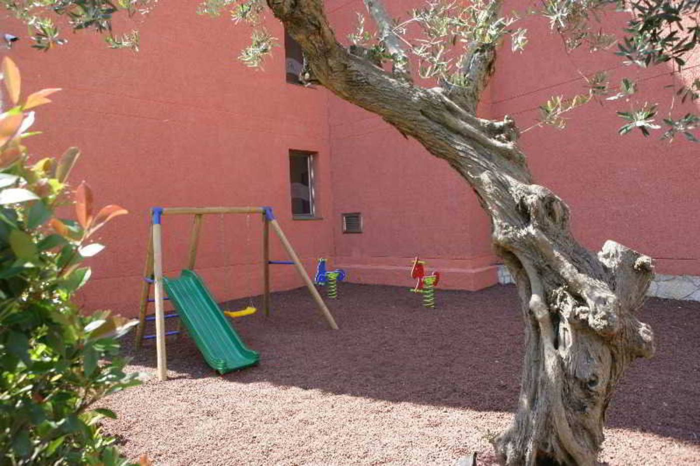 Tossa-Beach---Center-Sports-and-Entertainment-37