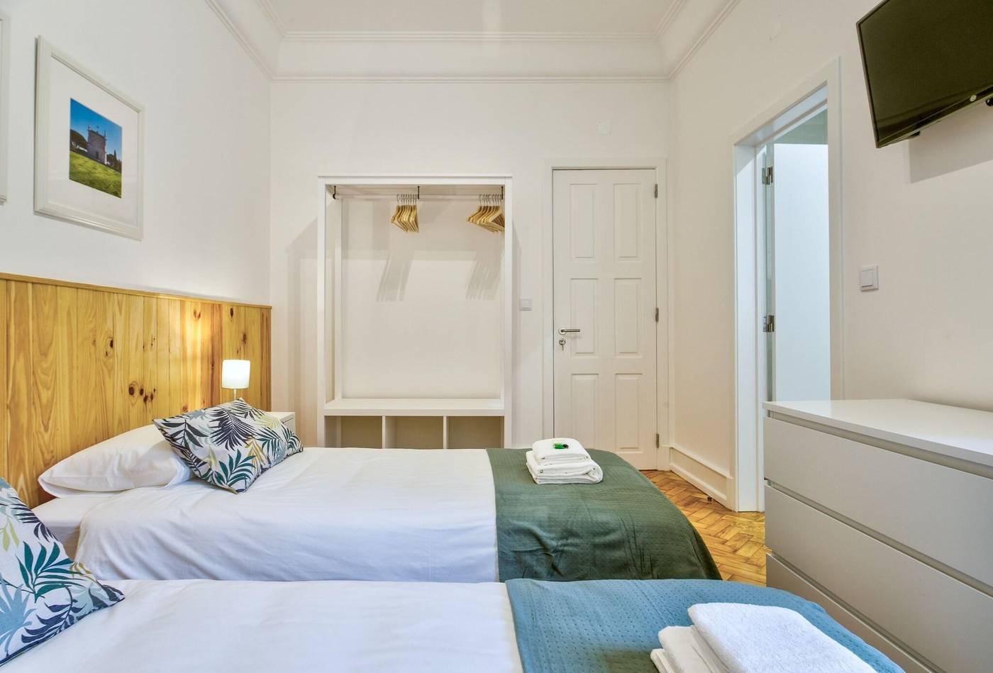 Home-Out-Rooms---Apartments-Room-64