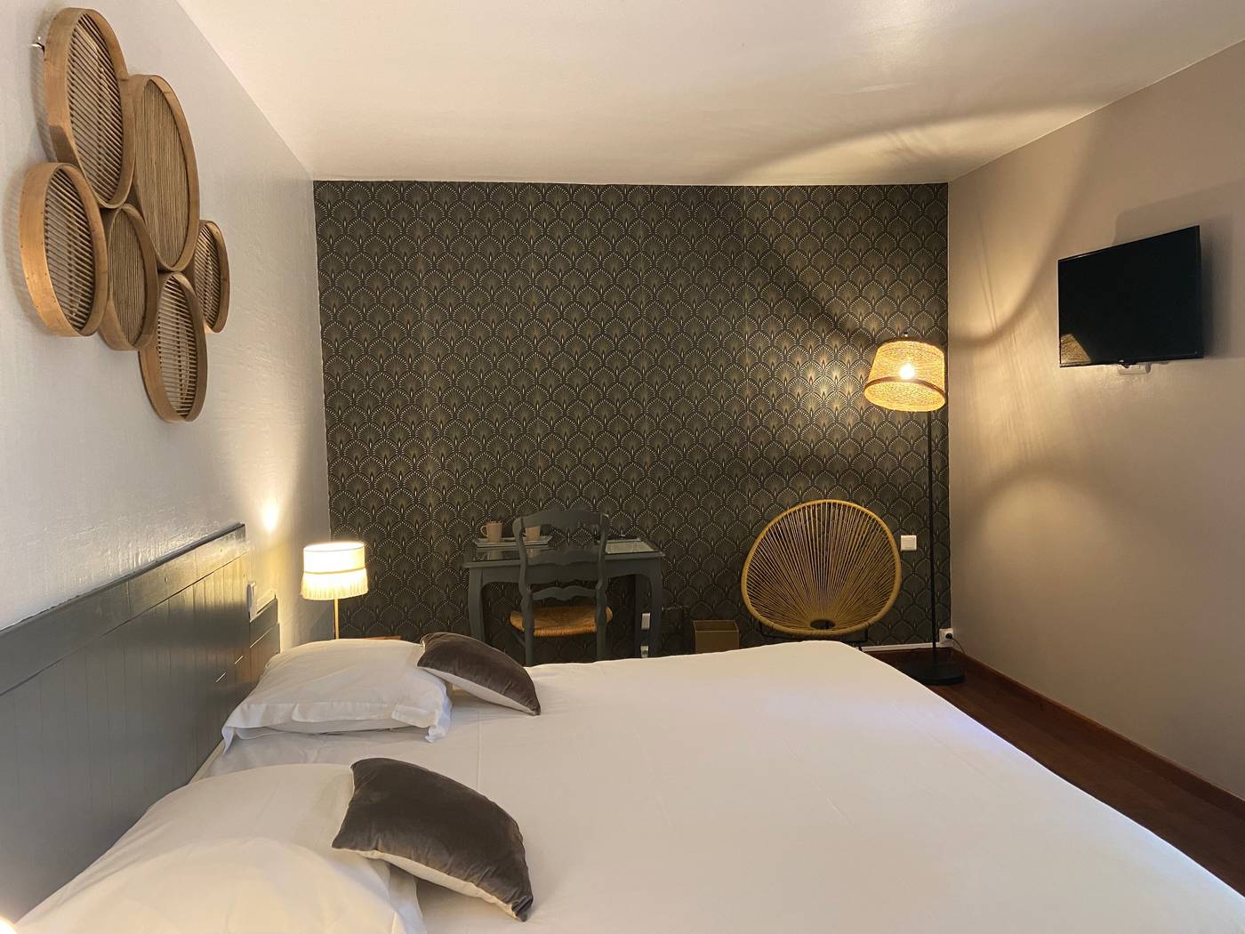 La Sommellerie Logis de France-France-CHATEAUNEUF DU PAPE-Room-9