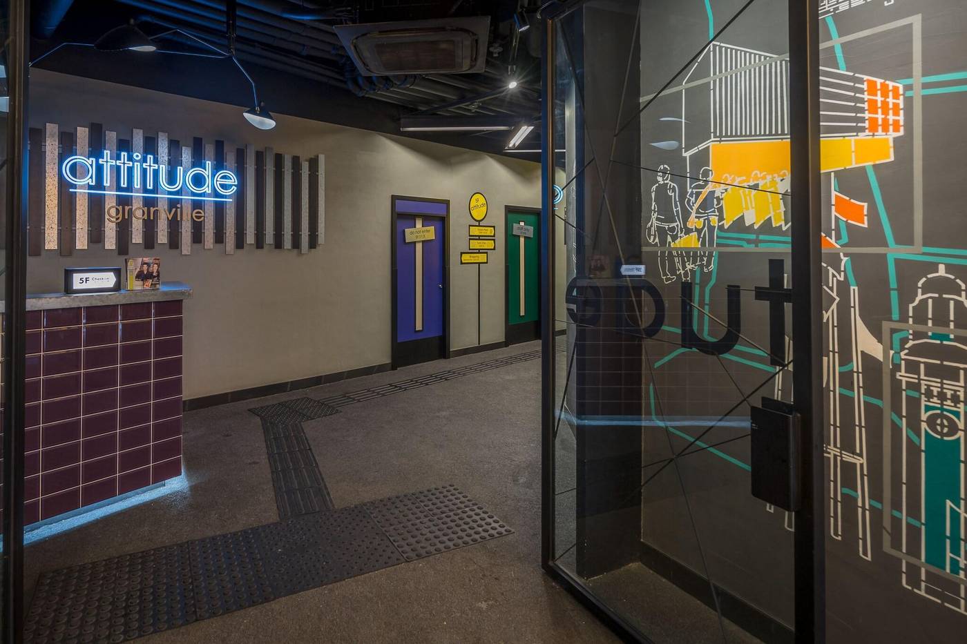 attitude-on-granville-Lobby-16