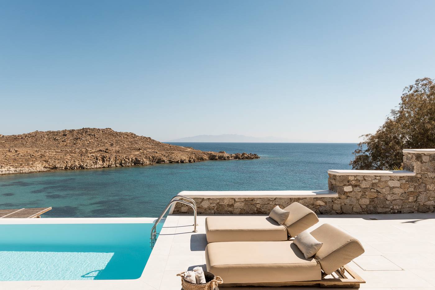 Casa-Del-Mar-Mykonos-Seaside-Resort-Room-1