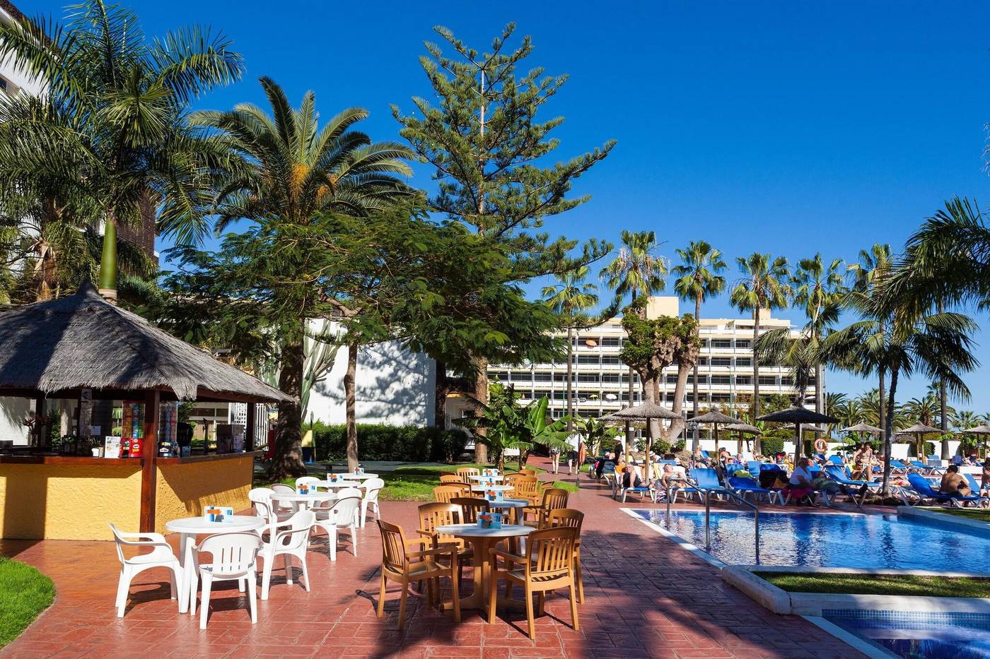 Blue-Sea-Puerto-Resort-Bar-8