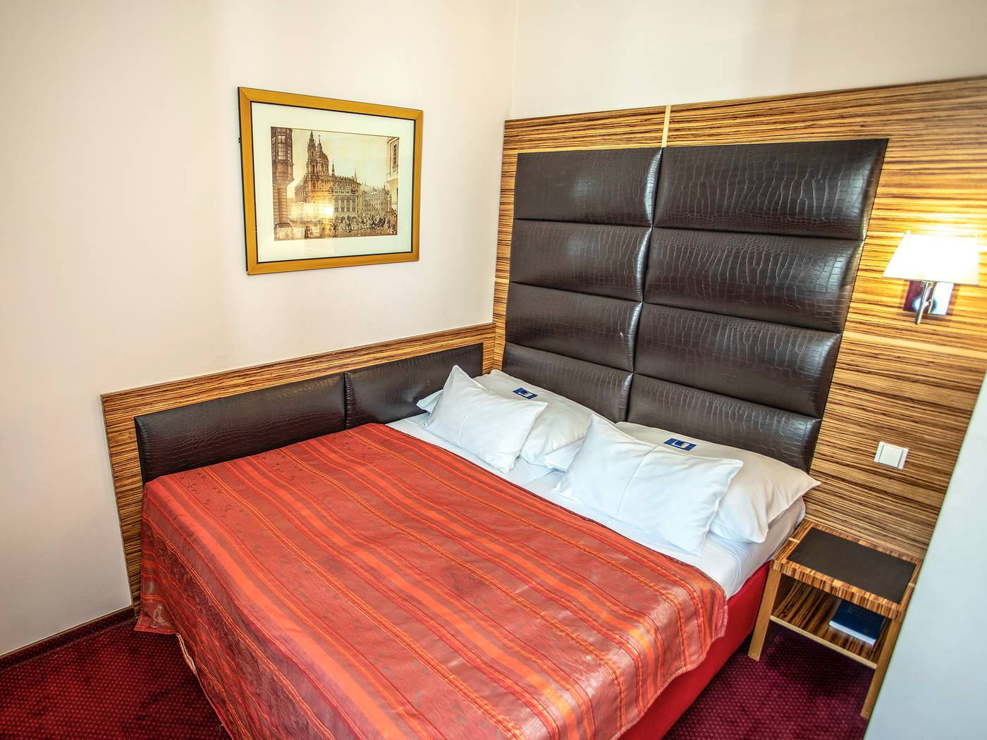 EA-Hotel-Sonata-Room-7