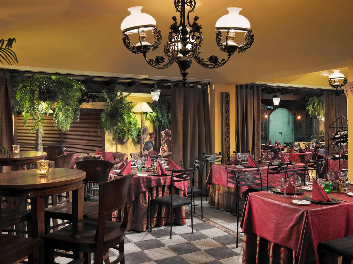 Green-Garden-Resort-and-Suites-Restaurant-33