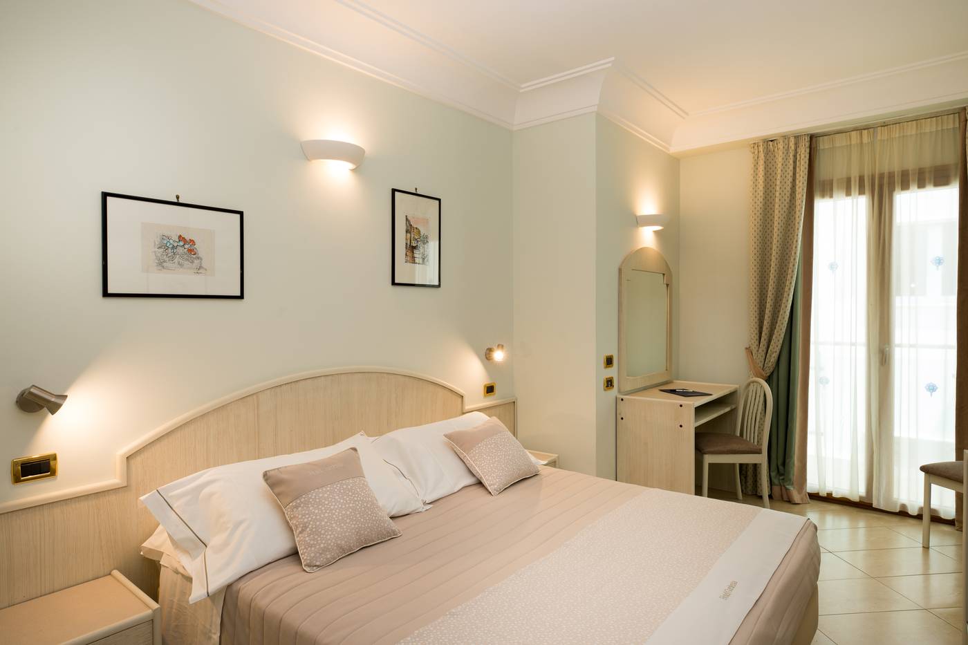 Comfort-Hotel-Gardenia-Sorrento-Coast-Room-29