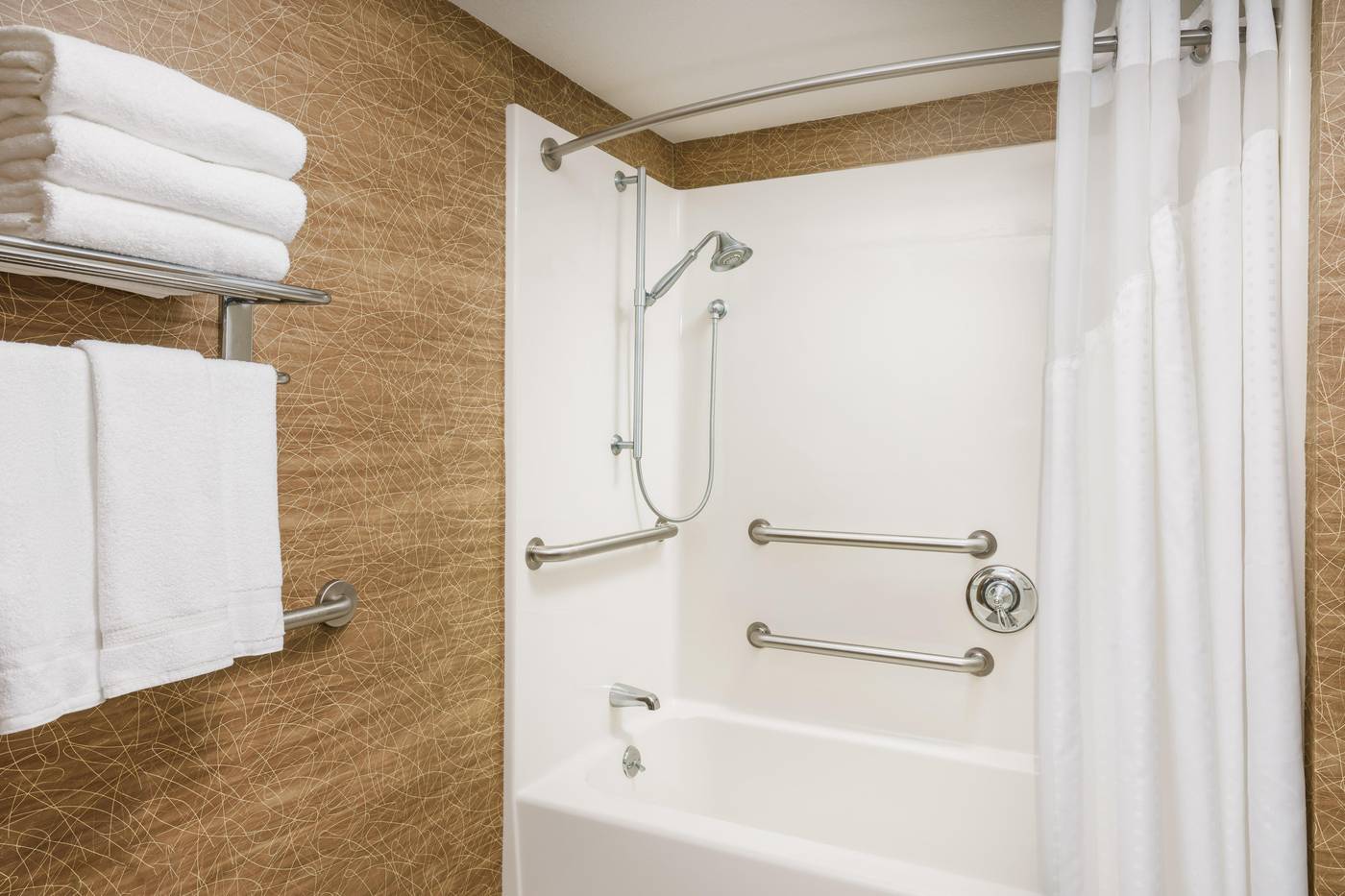 Holiday-Inn-Express-Boston-Brockton-Room-13