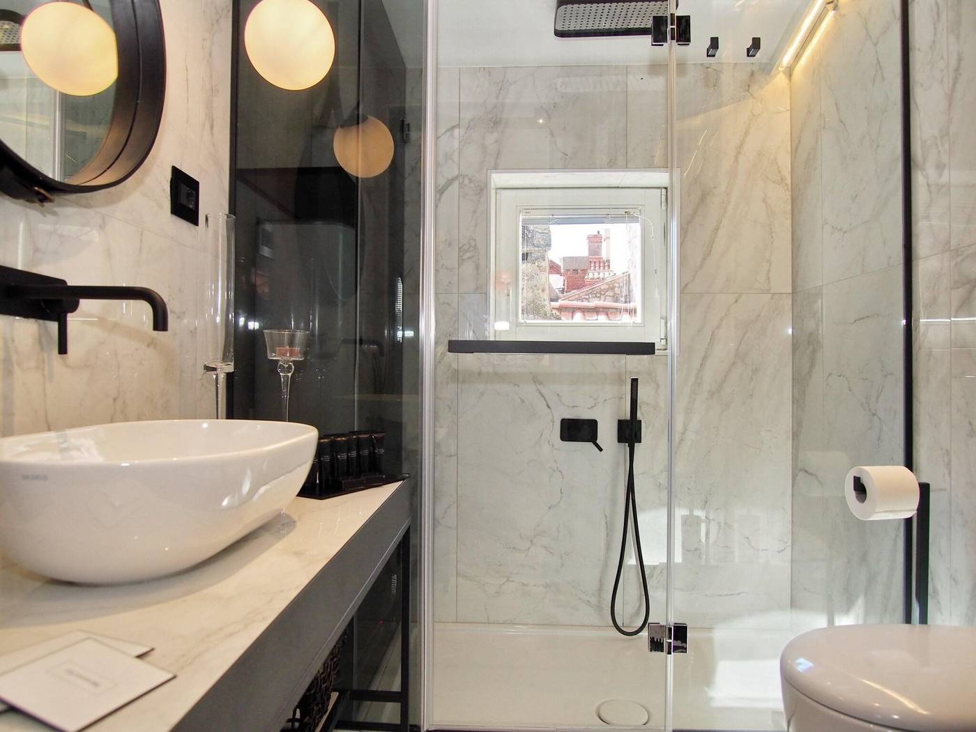 La-Vita-E-Bella-Ii-Room-48