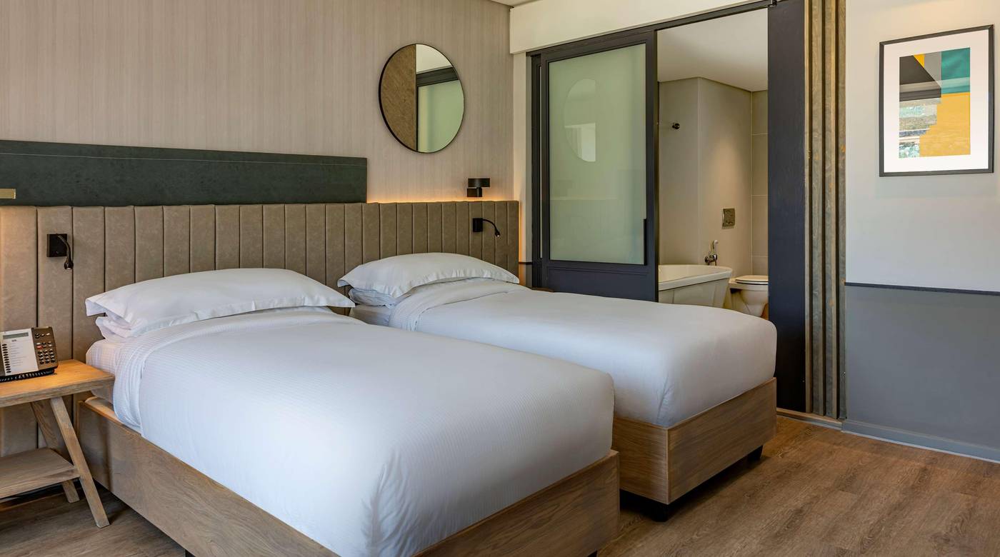 Hyatt-Regency-Cape-Town-Room-11