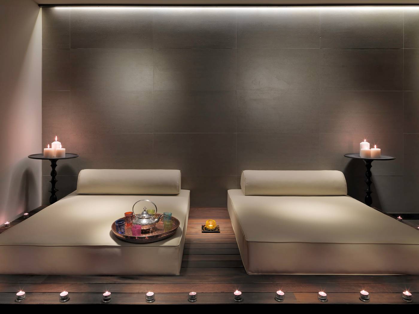 H10-White-Suites---Adults-Only-Sports-and-Entertainment-42