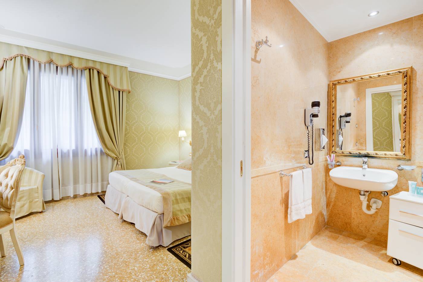 Al-Duca-Venezia-Room-30