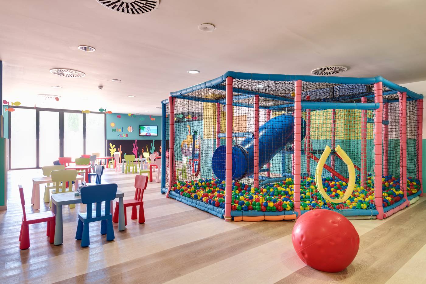 Barcelo-Costa-Ballena-Sports-and-Entertainment-59