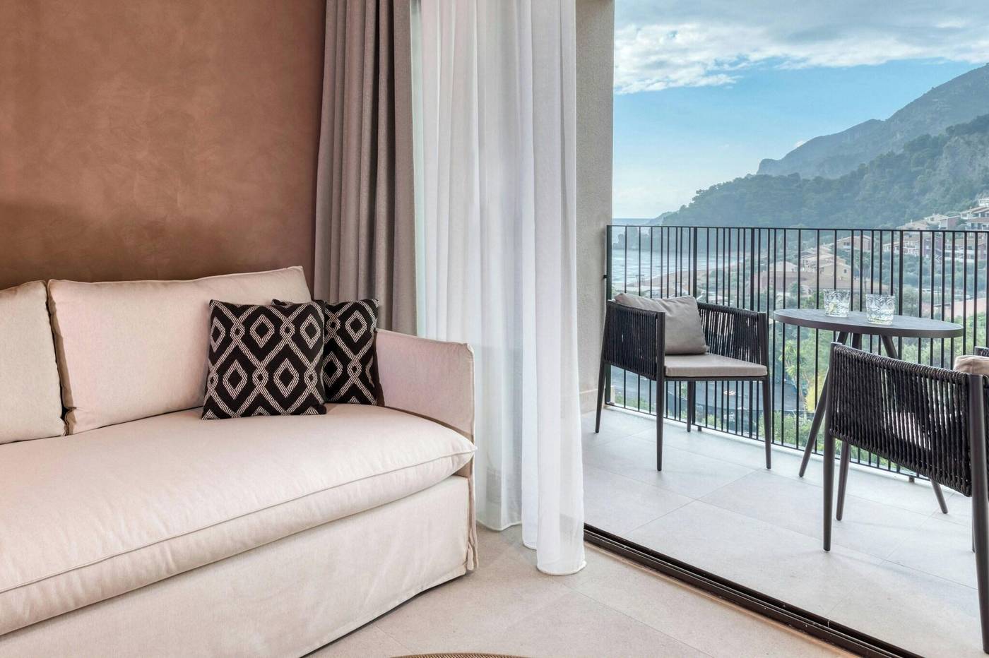 Iti-Louis-Grand--Room-49