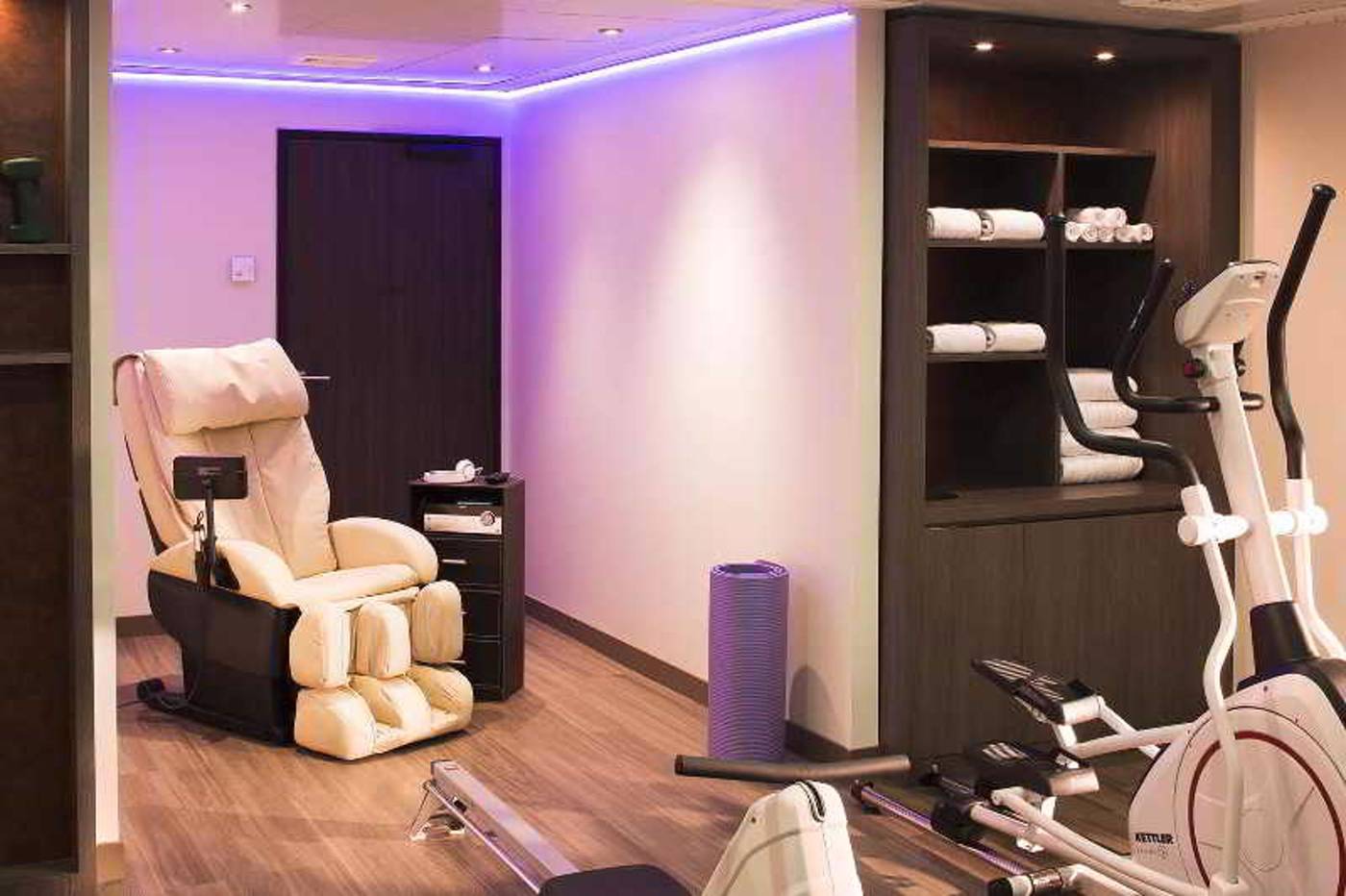 Villa-Saxe-Eiffel-Sports-and-Entertainment-32