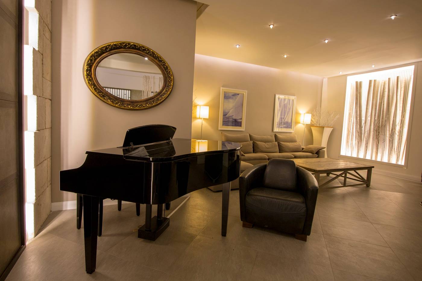 Munamar-Beach-Residence-Lobby-46