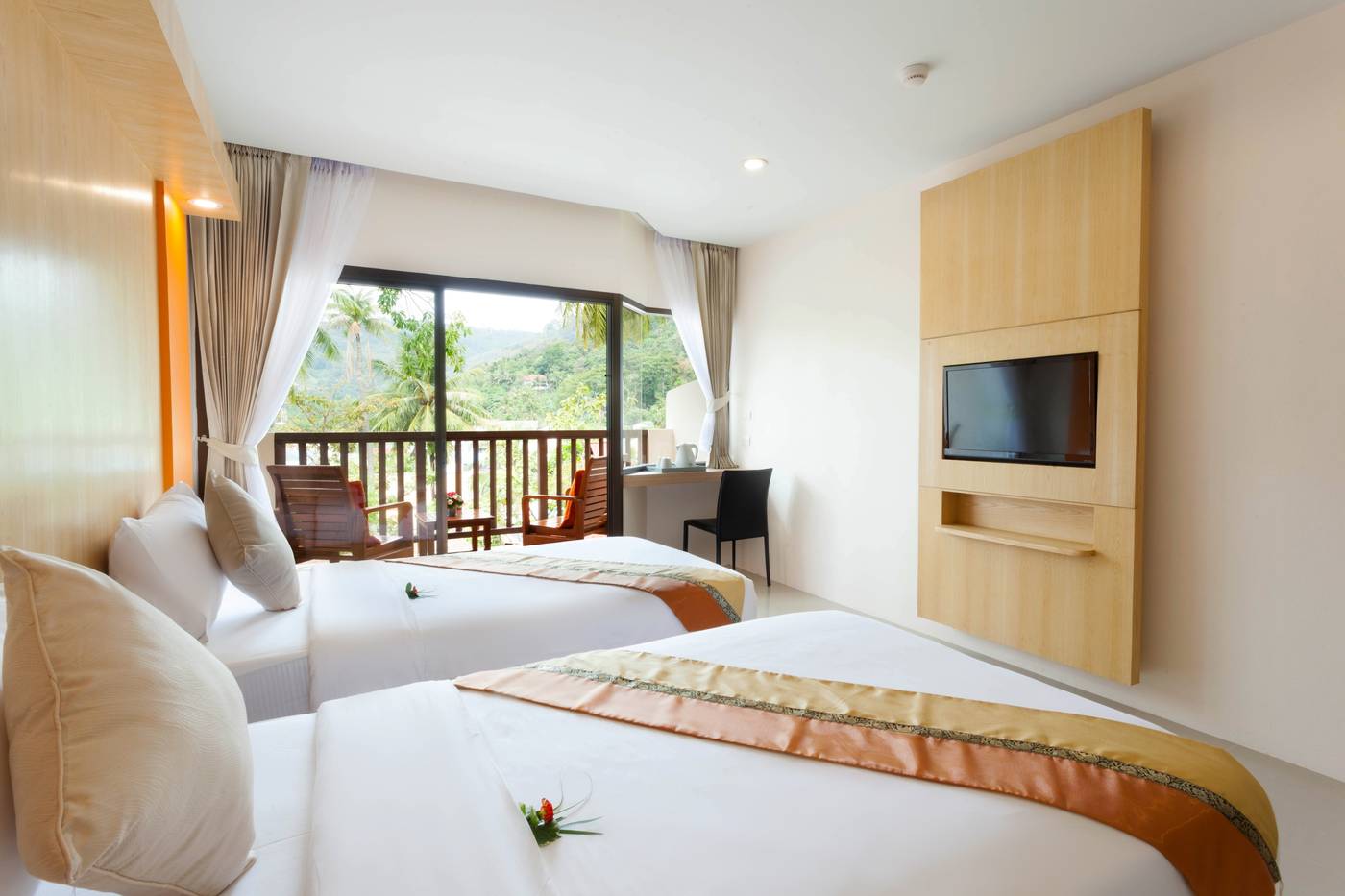 Patong-Lodge-Hotel-Room-37