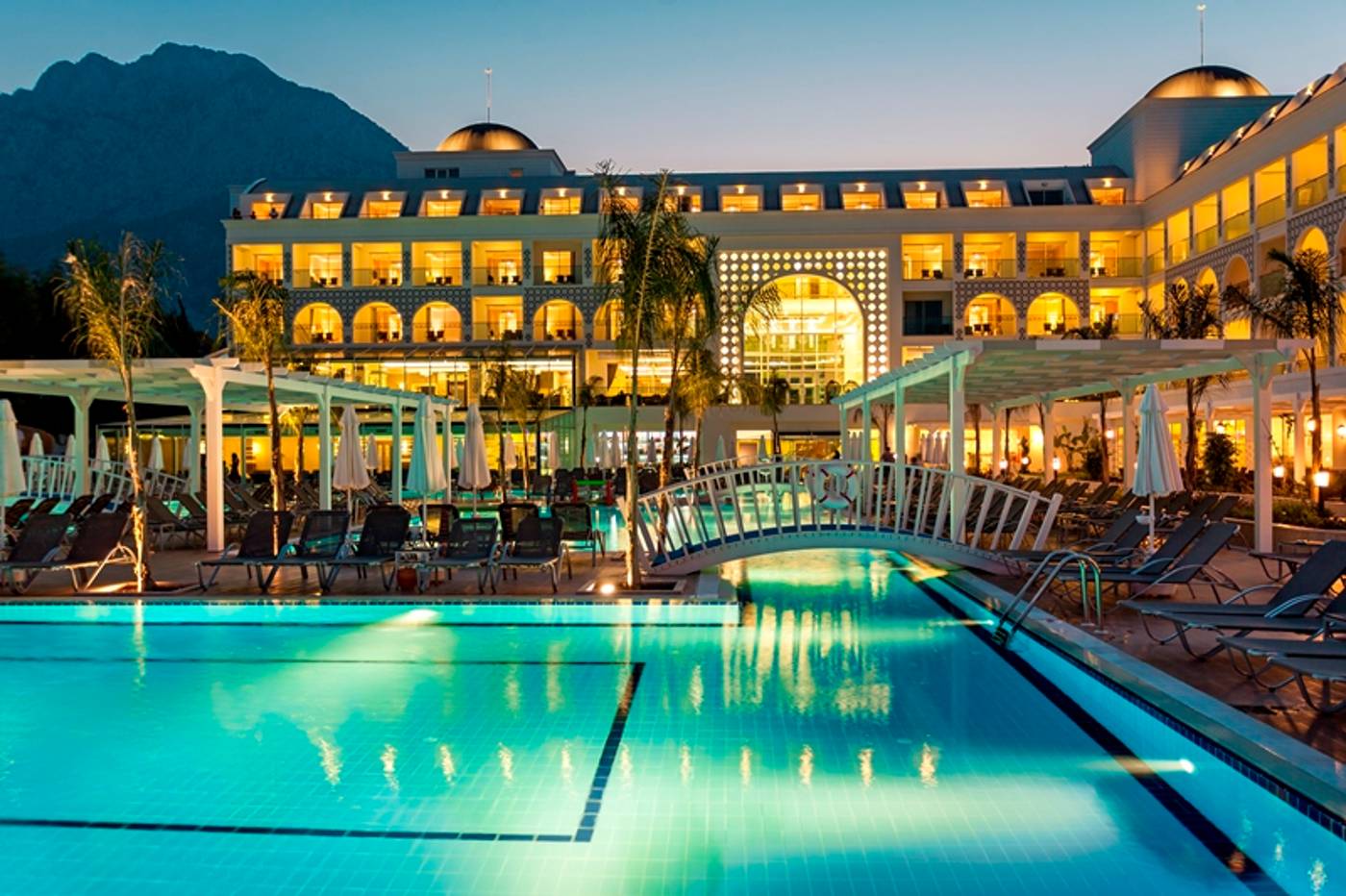 Karmir Resort & Spa