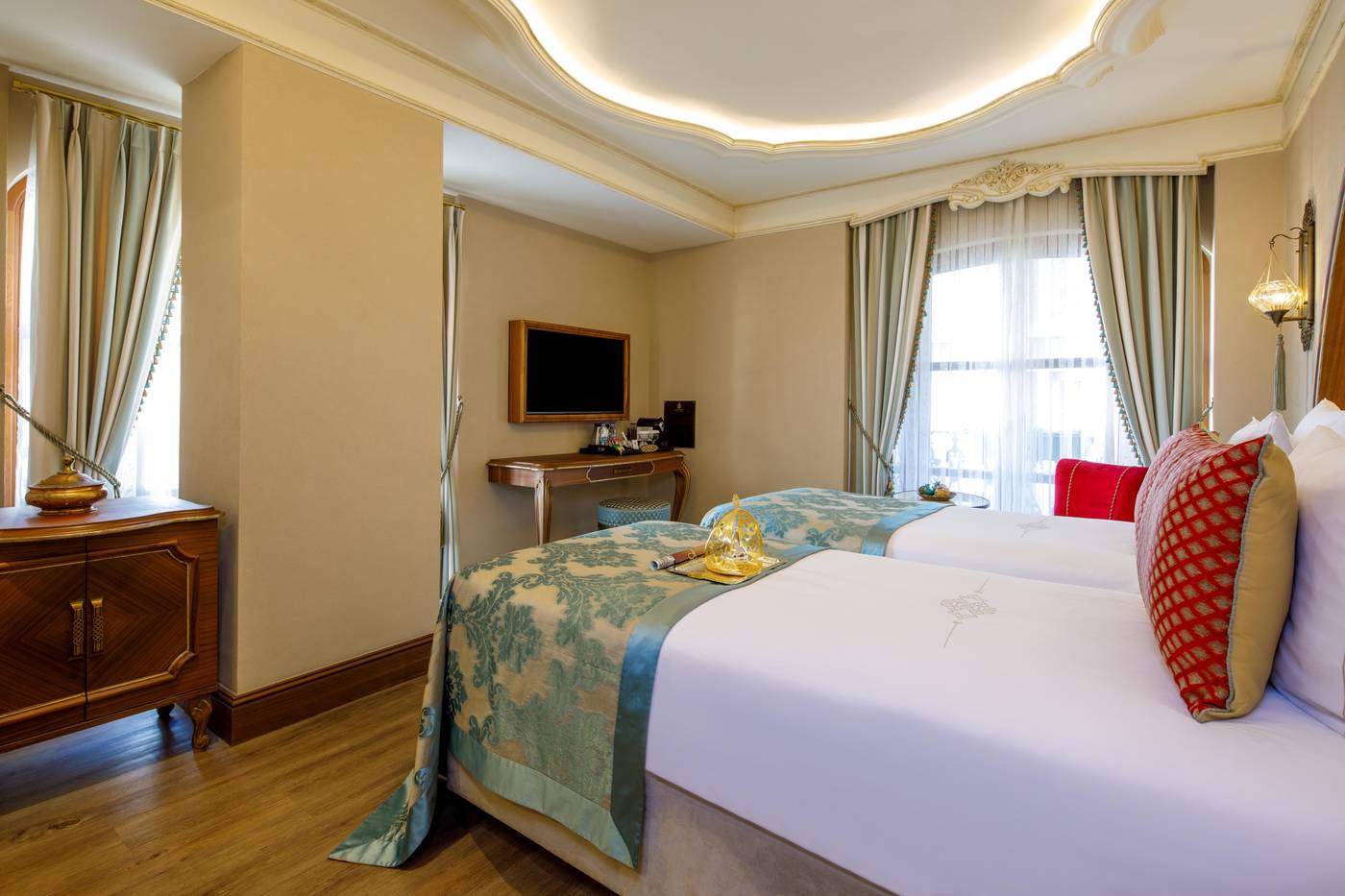 Romance-Istanbul-Hotel-Room-17