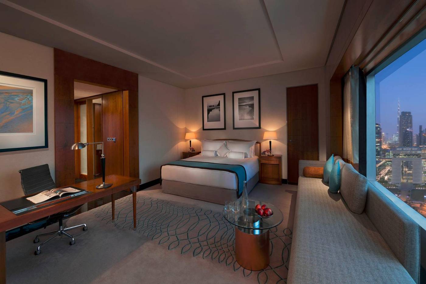 Jumeirah-Emirates-Towers-Room-19