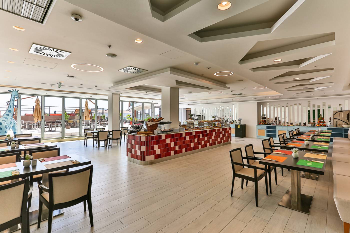 Hotel-Tq-Plaza-Restaurant-34