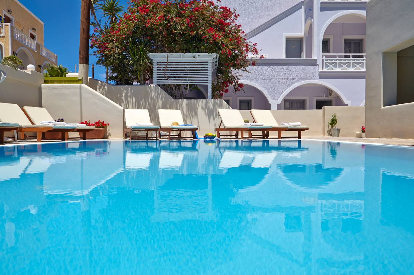 Studios-Marios-Pool-3