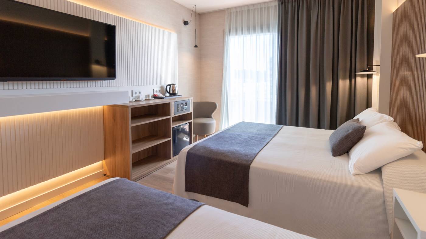 Golden-Port-Salou-and-Spa-Room-28