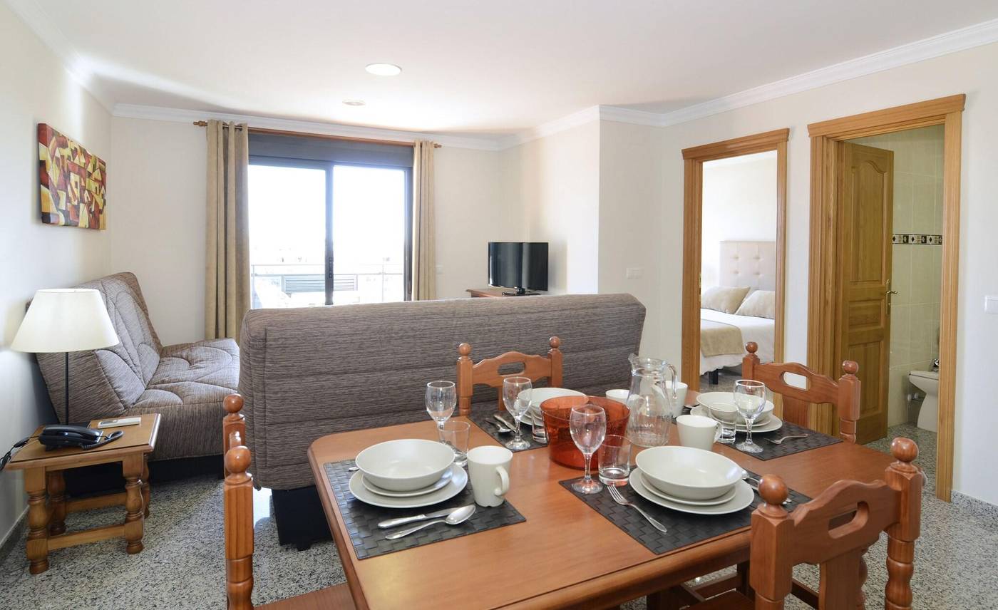 Apartamentos-Nuria-Sol-Room-15