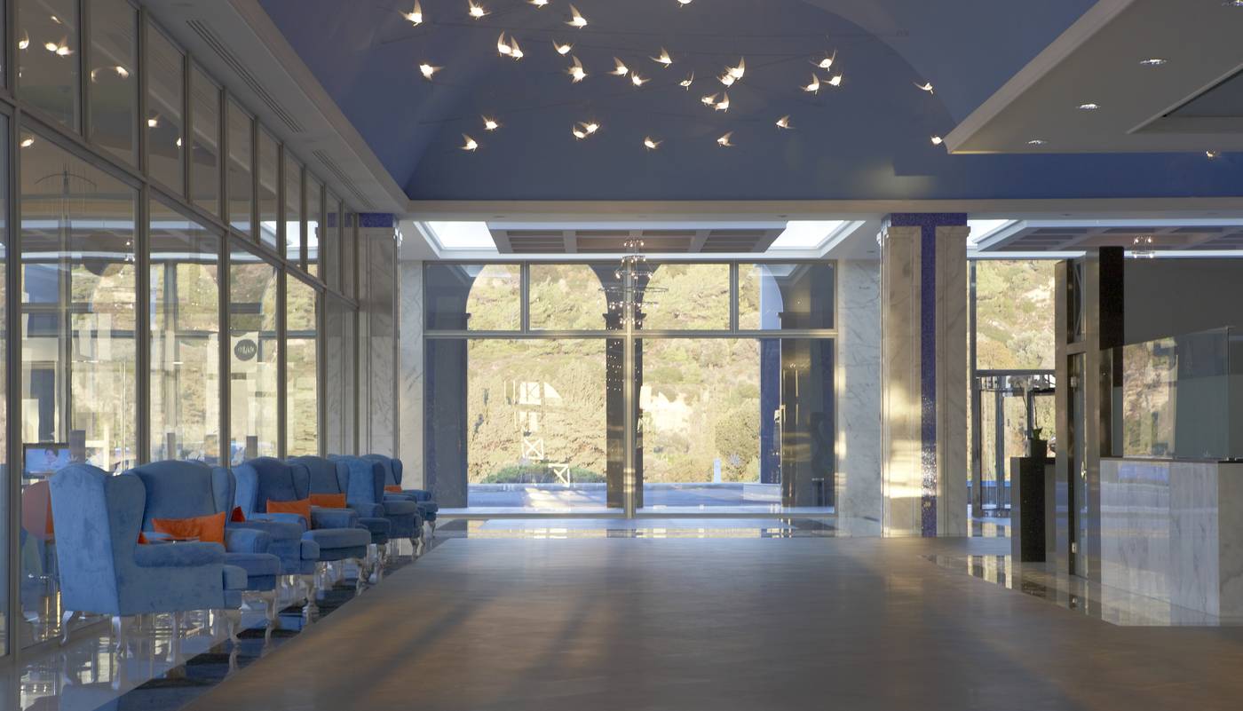 Atrium-Platinum-Luxury-Resort---Spa-Lobby-47