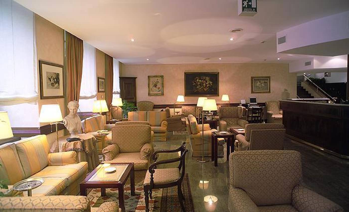 Bristol-Hotel-Lobby-12