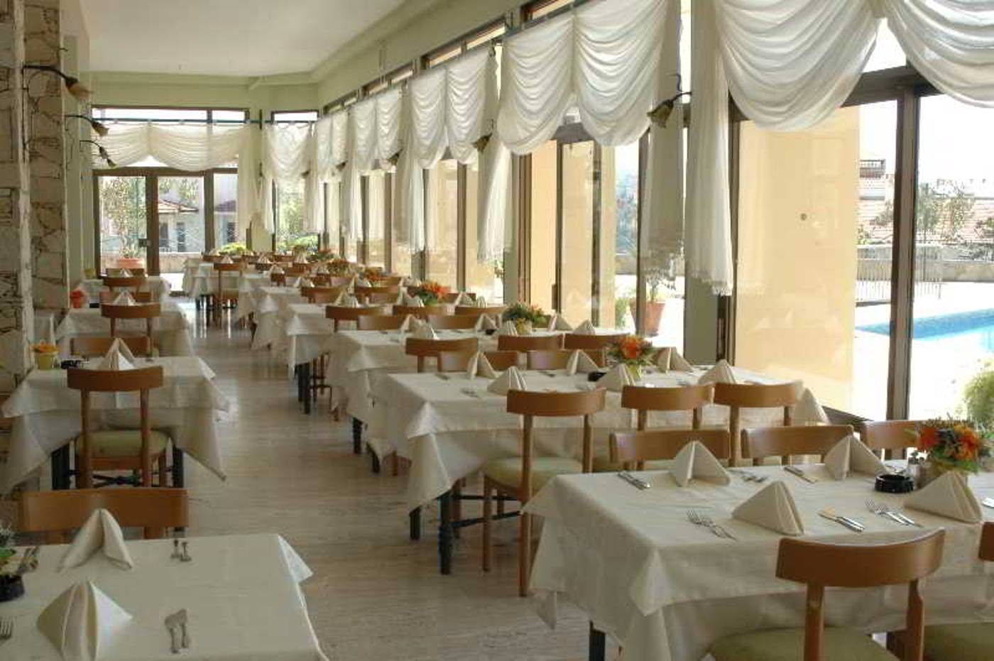 Suhan-Seaport-Hotel-Restaurant-25