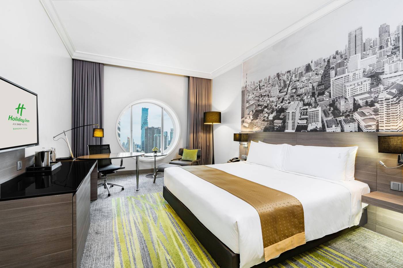 Holiday-Inn-Bangkok-Silom-Room-24