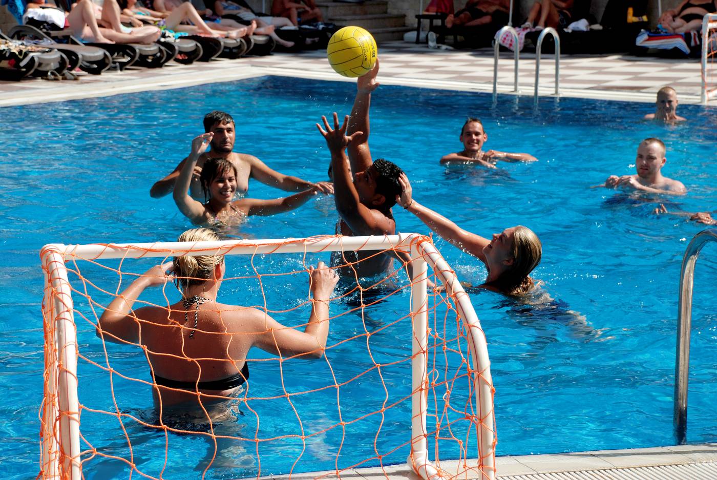 Grand-Okan-Hotel-Pool-18