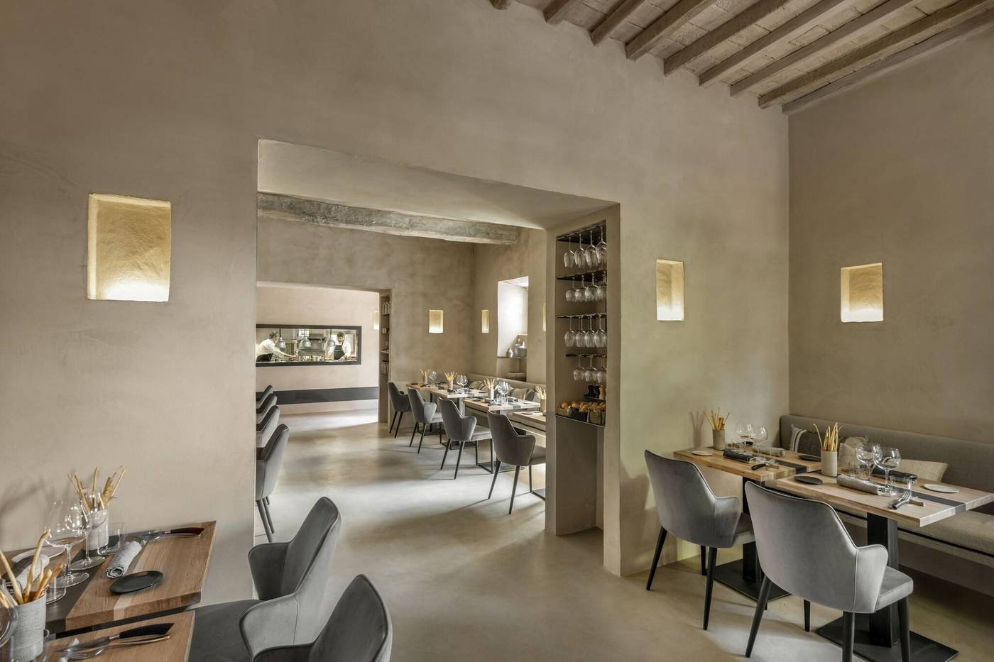 Badia-Di-Pomaio-Restaurant-16