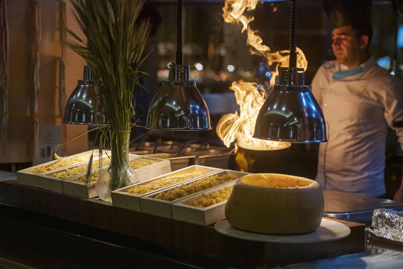 Side-Premium-Restaurant-52