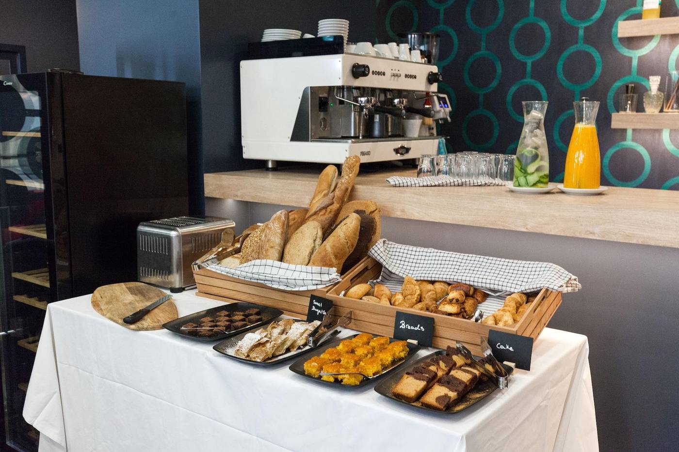 Trendy-By-Athens-Prime-Hotels-Restaurant-47