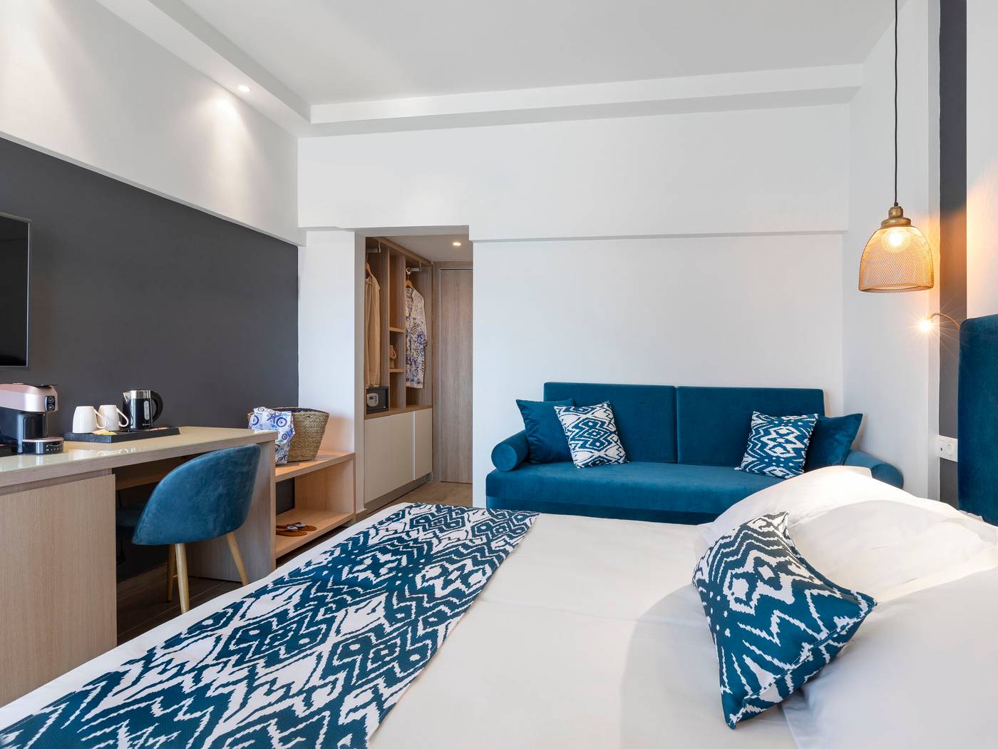 Alexia-Premier-City-Hotel-Room-11