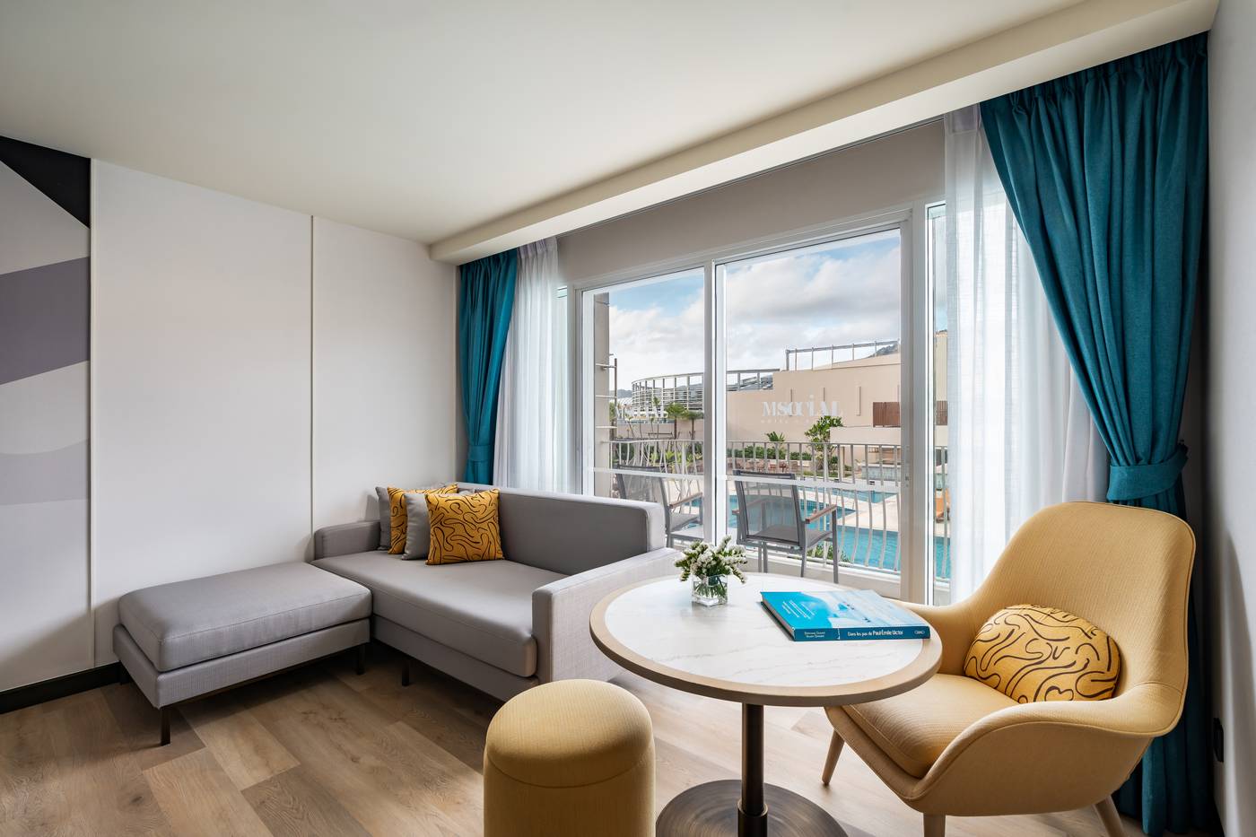 M-Social-Hotel-Phuket-Room-15