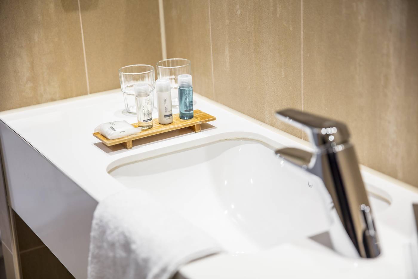 Holiday-Inn-Express-Amsterdam-Arena-Towers-Room-33