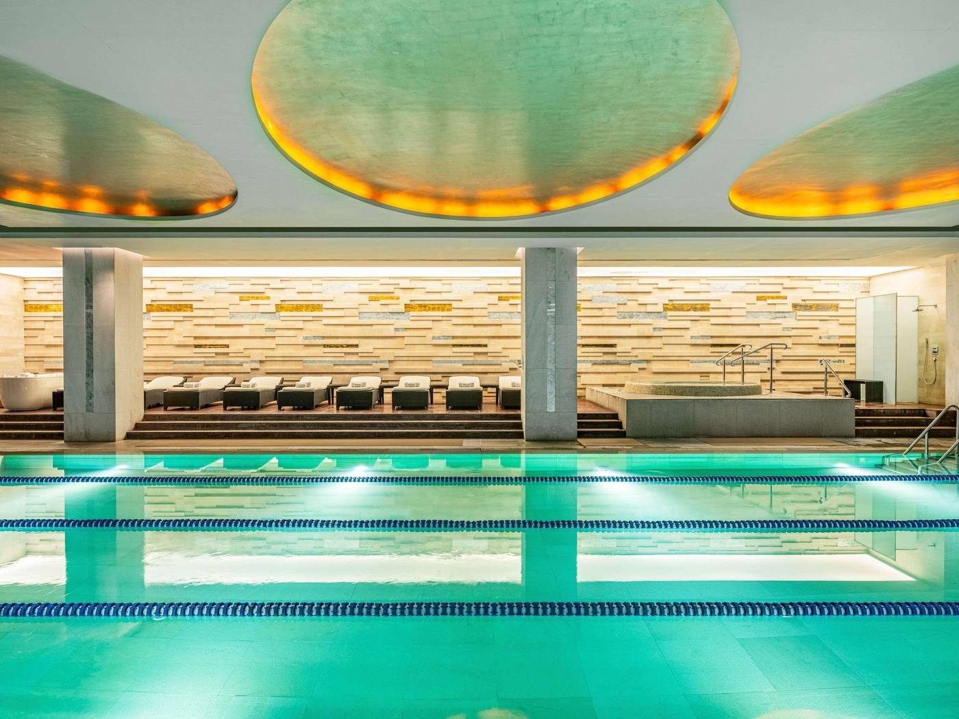 Swissotel-The-Bosphorus-Istanbul-Pool-81