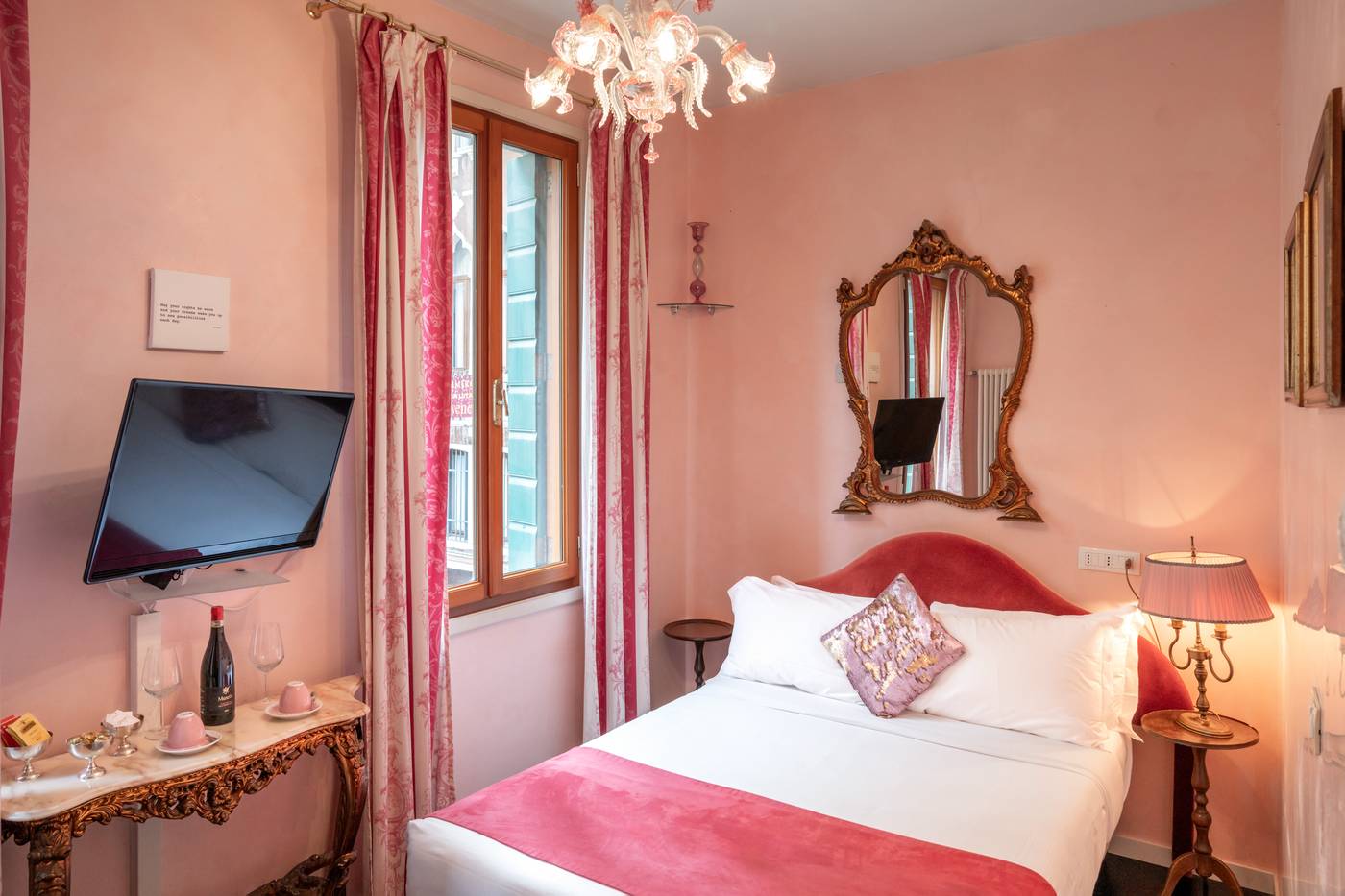 Palazzo-San-Luca-Room-25