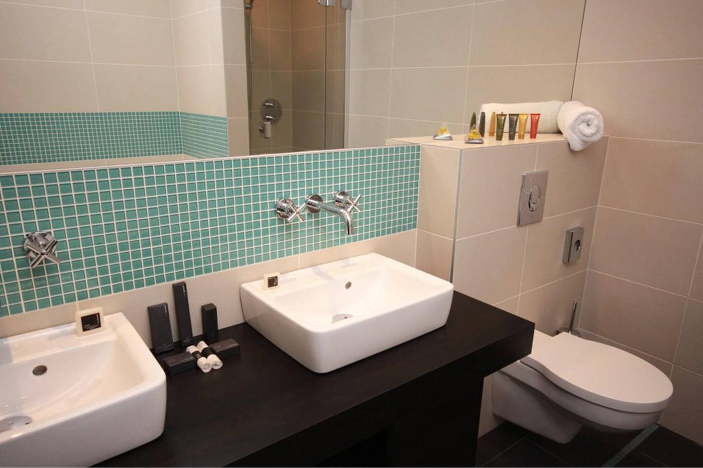 Red---Blue-Design-Room-11