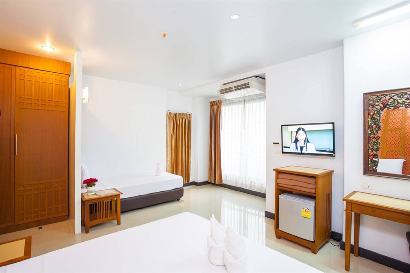 New-Siam-Palace-Ville-Hotel-Room-11